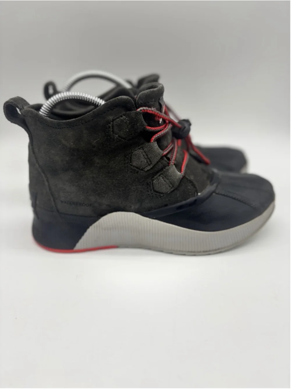Sorel Out N About Boots Youth Size 5 Grey Red Shoes Waterproof Kids NY4564 093